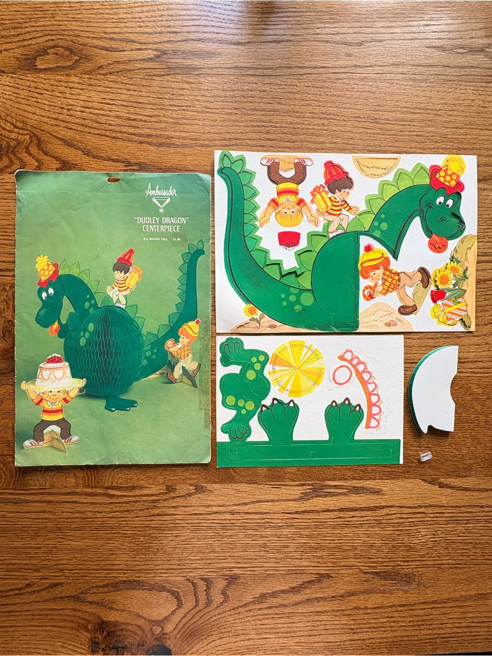 VTG Ambassador Cards Dudley Dragon Dragon Party Centerpiece-8.5 inches